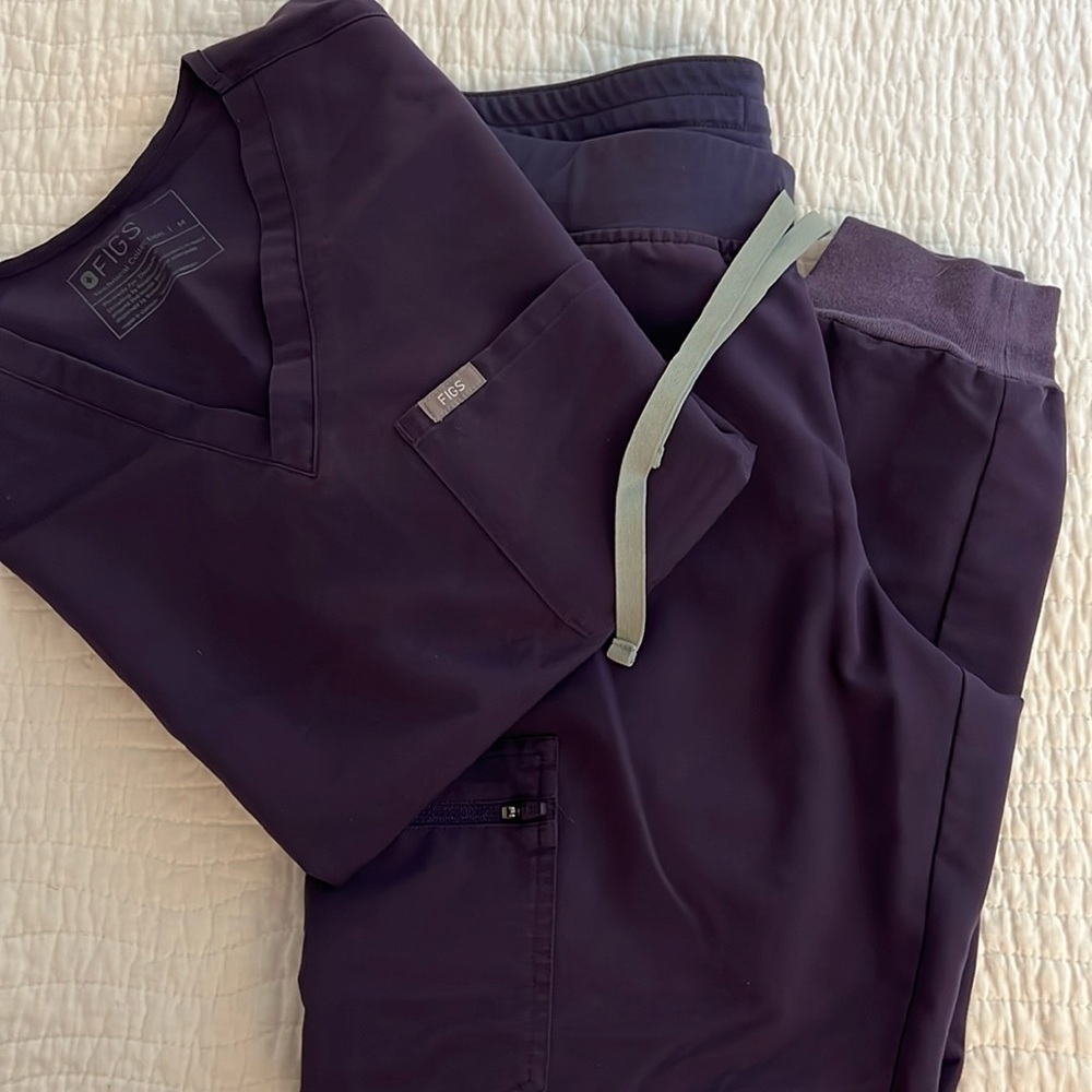 FIGS scrubs!